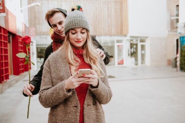 How to Maintain Intimacy in a Long-Distance Relationship (Even When Miles Apart)